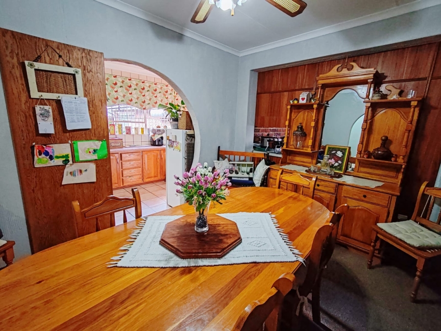 3 Bedroom Property for Sale in Kannoniers Park North West